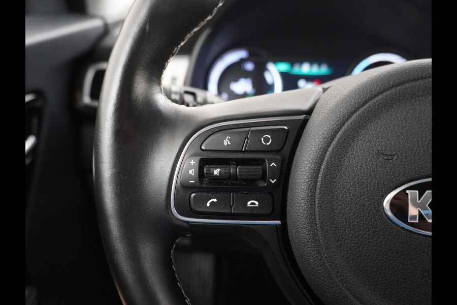 Kia e-Niro ExecutiveLine 64kWh Leder JBL®-Sound Warmtepomp Stoelverwarming/Ventilatie Adaptive Cruise Control Navi Ecc Camera Stuurverwarming Rijstrooksensor Privacy Glas Led 1e Eigenaar Origineel Nederlandse Auto