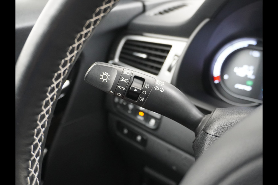 Kia e-Niro ExecutiveLine 64kWh Leder JBL®-Sound Warmtepomp Stoelverwarming/Ventilatie Adaptive Cruise Control Navi Ecc Camera Stuurverwarming Rijstrooksensor Privacy Glas Led 1e Eigenaar Origineel Nederlandse Auto