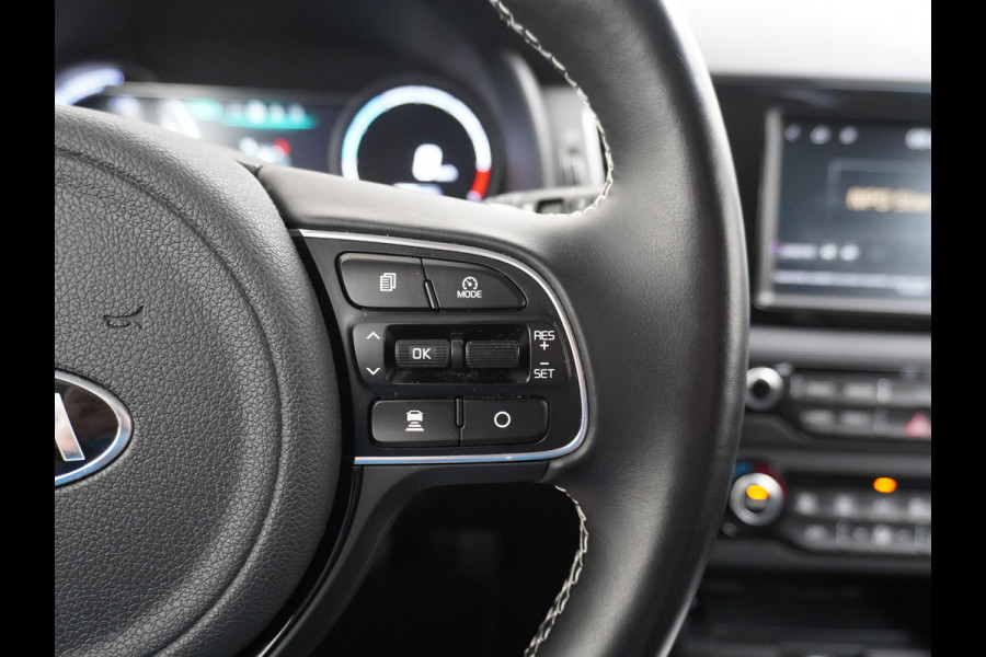 Kia e-Niro ExecutiveLine 64kWh Leder JBL®-Sound Warmtepomp Stoelverwarming/Ventilatie Adaptive Cruise Control Navi Ecc Camera Stuurverwarming Rijstrooksensor Privacy Glas Led 1e Eigenaar Origineel Nederlandse Auto