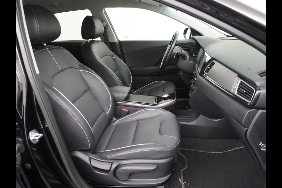 Kia e-Niro ExecutiveLine 64kWh Leder JBL®-Sound Warmtepomp Stoelverwarming/Ventilatie Adaptive Cruise Control Navi Ecc Camera Stuurverwarming Rijstrooksensor Privacy Glas Led 1e Eigenaar Origineel Nederlandse Auto