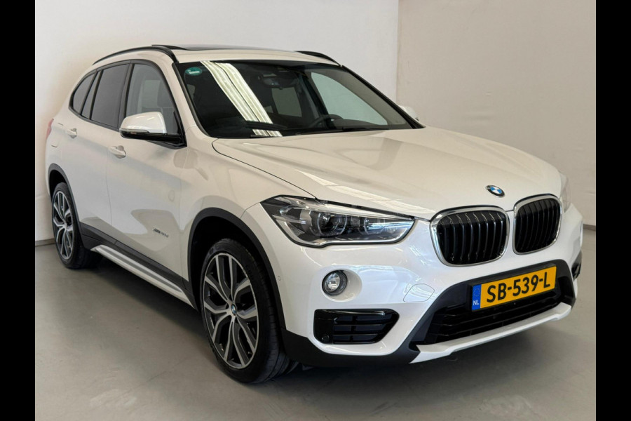 BMW X1 XDrive20d High Exe / M Pakket / Pano / Harman / Headup