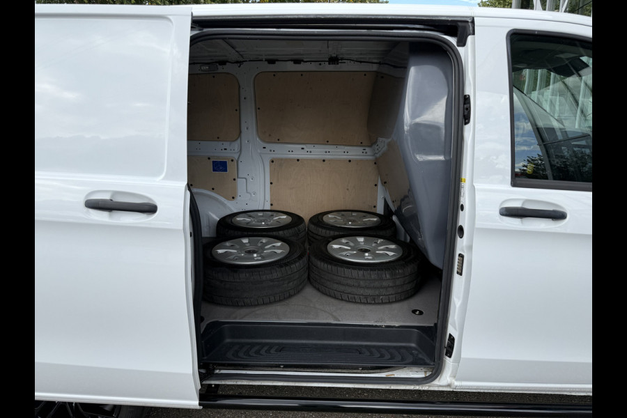 Mercedes-Benz Vito 114 CDI Lang | ZB Edition | NL-auto | 1e Eig | 18'' Sportvelgen | Sidebars | Carplay