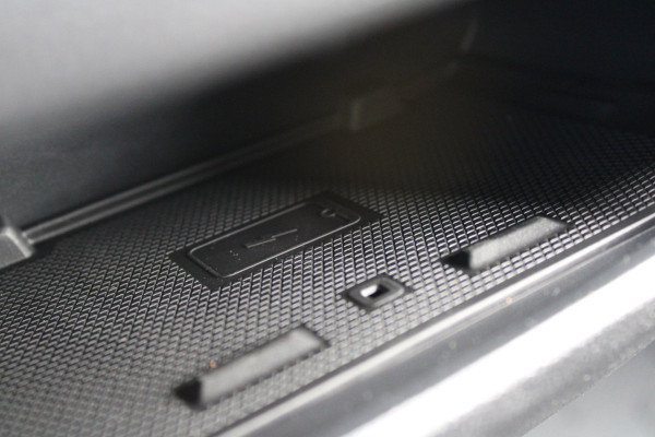 Renault Trafic 2.0 Blue dCi 170pk T29 L2H1 Extra DC - 2x Schuifdeur - Carplay - LED - Blind Spot - Navigatie - Camera - Trekhaak - Stoelverwarm Renault Trafic 2.0 Blue dCi 170pk T29 L2H1 Extra DC - 2x Schuifdeur - Carplay - LED - Blind Spot - Navigatie - Camera - Trekhaak - Stoelverwarm