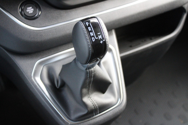 Renault Trafic 2.0 Blue dCi 170pk T29 L2H1 Extra DC - 2x Schuifdeur - Carplay - LED - Blind Spot - Navigatie - Camera - Trekhaak - Stoelverwarm Renault Trafic 2.0 Blue dCi 170pk T29 L2H1 Extra DC - 2x Schuifdeur - Carplay - LED - Blind Spot - Navigatie - Camera - Trekhaak - Stoelverwarm