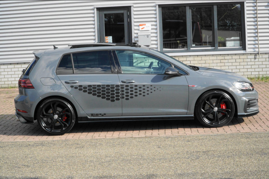 Volkswagen Golf 2.0 TSI GTI TCR PANO