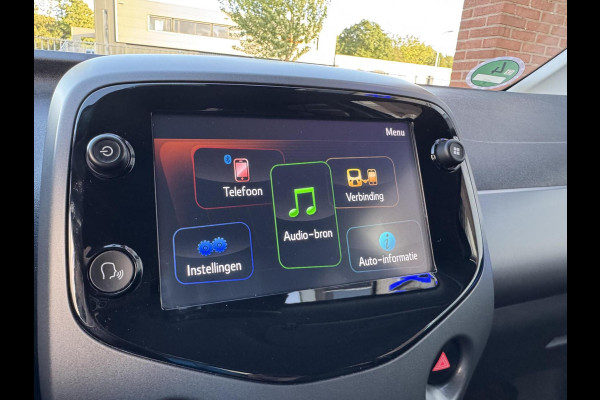 Toyota Aygo 1.0 VVT-i 72pk x-clusiv Automaat Keyless Camera Apple Carplay Toyota Aygo 1.0 VVT-i 72pk x-clusiv Automaat Keyless Camera Apple Carplay