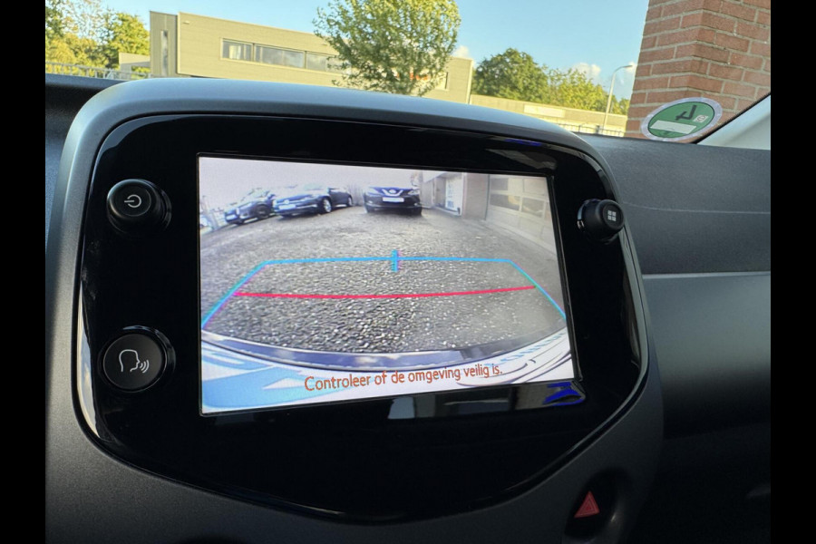 Toyota Aygo 1.0 VVT-i 72pk x-clusiv Automaat Keyless Camera Apple Carplay Toyota Aygo 1.0 VVT-i 72pk x-clusiv Automaat Keyless Camera Apple Carplay