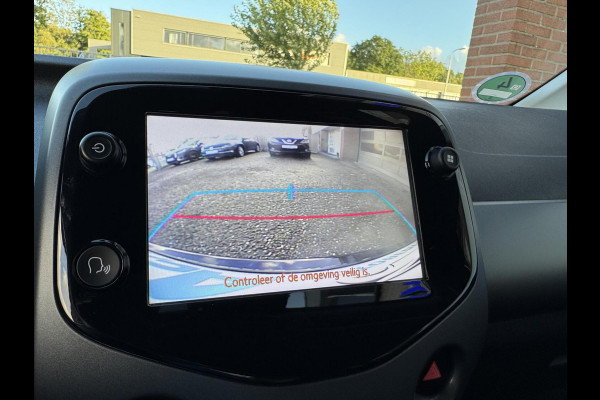 Toyota Aygo 1.0 VVT-i 72pk x-clusiv Automaat Keyless Camera Apple Carplay Toyota Aygo 1.0 VVT-i 72pk x-clusiv Automaat Keyless Camera Apple Carplay