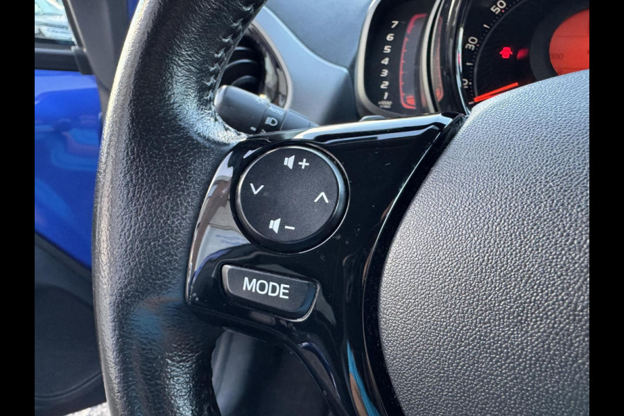 Toyota Aygo 1.0 VVT-i 72pk x-clusiv Automaat Keyless Camera Apple Carplay Toyota Aygo 1.0 VVT-i 72pk x-clusiv Automaat Keyless Camera Apple Carplay