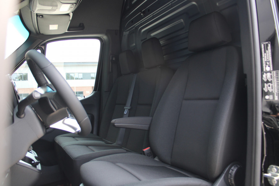 Mercedes-Benz Sprinter 317CDI L2H2 Pro - Mbux 10 - 3.5t Trekhaak - Betimmering - Camera - Carplay - Bind spot - Cruise - Smartphone integratie - Rijkla Mercedes-Benz Sprinter 317CDI L2H2 Pro - Mbux 10 - 3.5t Trekhaak - Betimmering - Camera - Carplay - Bind spot - Cruise - Smartphone integratie - Rijkla