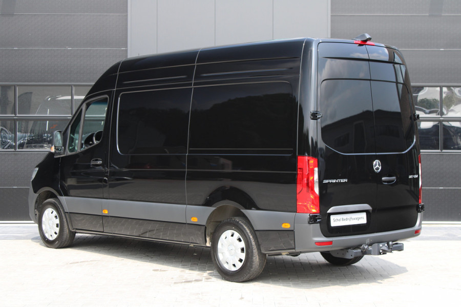 Mercedes-Benz Sprinter 317CDI L2H2 Pro - Mbux 10 - 3.5t Trekhaak - Betimmering - Camera - Carplay - Bind spot - Cruise - Smartphone integratie - Rijkla