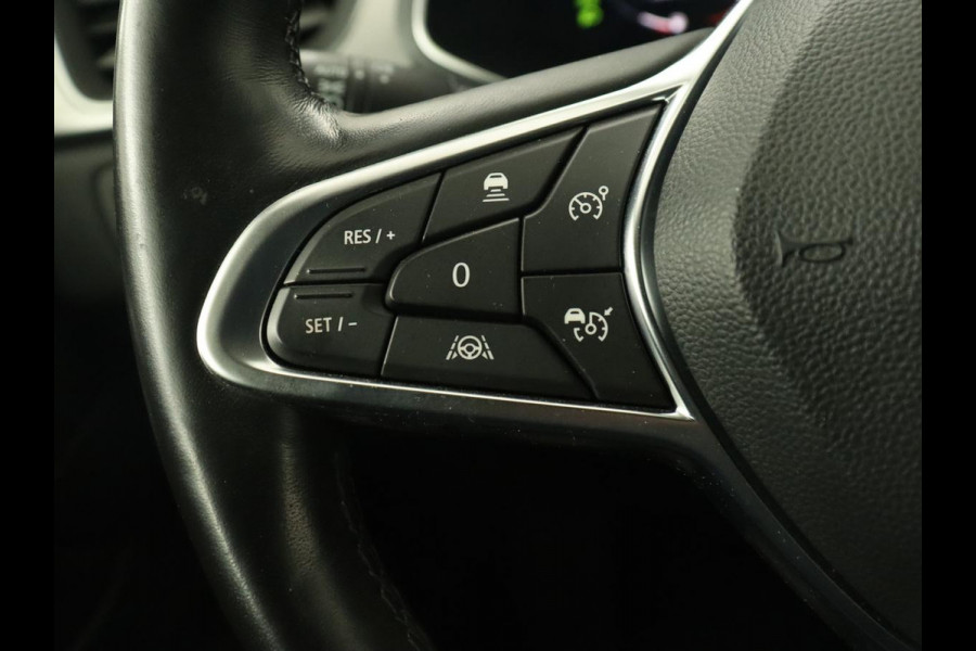 Renault Captur 1.6 E-Tech Hybrid 145 Intens | Automaat | Carplay | PHEV | Half leder | Adaptive cruise | Climate controle | DAB | Getint glas | LED