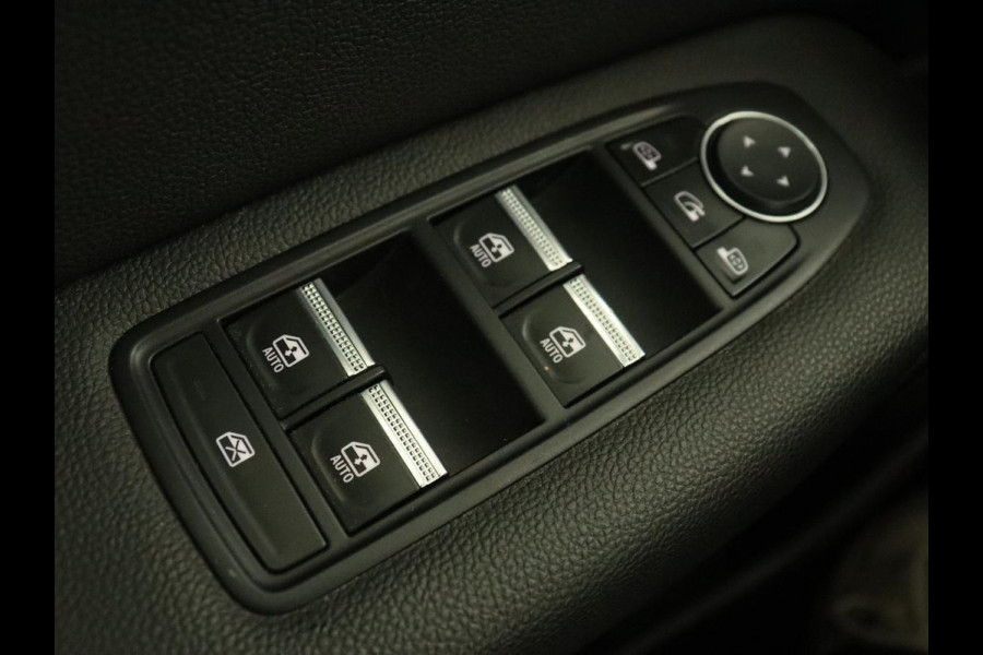 Renault Captur 1.6 E-Tech Hybrid 145 Intens | Automaat | Carplay | PHEV | Half leder | Adaptive cruise | Climate controle | DAB | Getint glas | LED