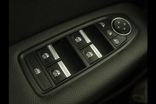 Renault Captur 1.6 E-Tech Hybrid 145 Intens | Automaat | Carplay | PHEV | Half leder | Adaptive cruise | Climate controle | DAB | Getint glas | LED
