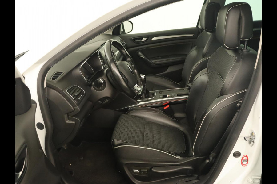 Renault MEGANE Estate 1.6 dCi Bose | Panoramadak | 1e eigenaar | Half leder | Navigatie | DAB+ | PDC | Camera | Massage | Keyless | sfeerverlichitng | Carplay | Bose audio