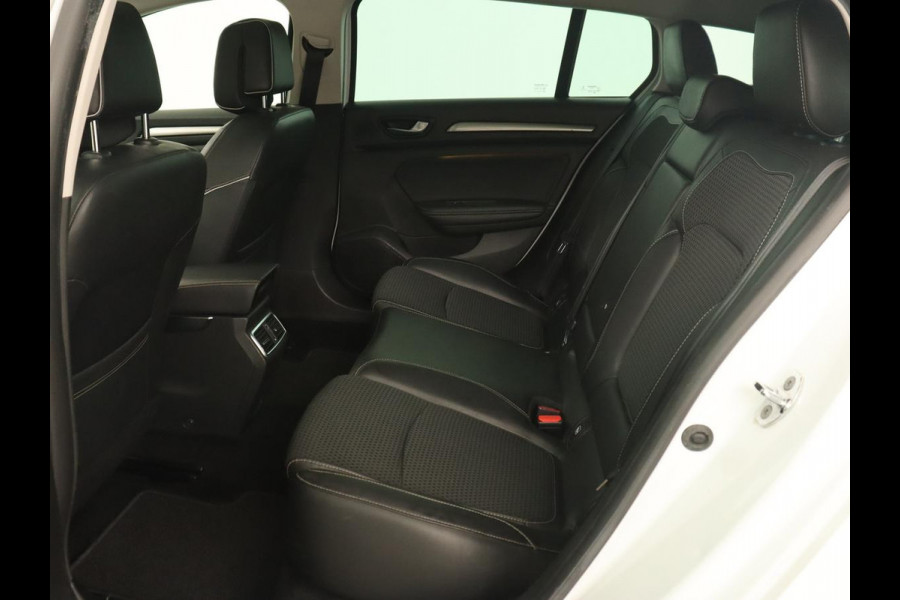 Renault MEGANE Estate 1.6 dCi Bose | Panoramadak | 1e eigenaar | Half leder | Navigatie | DAB+ | PDC | Camera | Massage | Keyless | sfeerverlichitng | Carplay | Bose audio