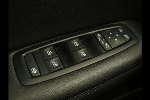 Renault MEGANE Estate 1.6 dCi Bose | Panoramadak | 1e eigenaar | Half leder | Navigatie | DAB+ | PDC | Camera | Massage | Keyless | sfeerverlichitng | Carplay | Bose audio