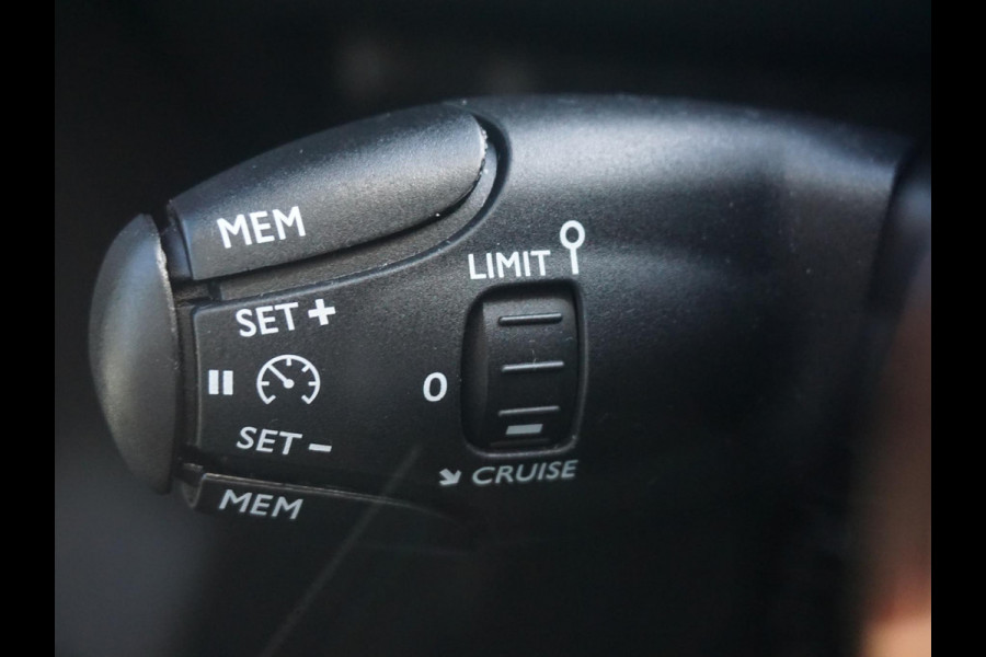 Peugeot e-208 EV Style 50 kWh Avantage