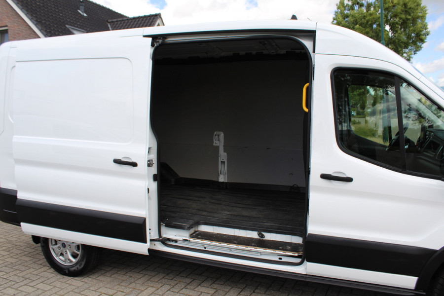 Ford Transit 350 2.0 TDCI 125KW E6 Automaat L3H2 Trend RWD ✓ 3-zits ✓ navigatie / camera ✓ airco