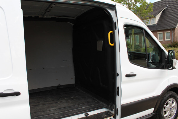 Ford Transit 350 2.0 TDCI 125KW E6 Automaat L3H2 Trend RWD ✓ 3-zits ✓ navigatie / camera ✓ airco