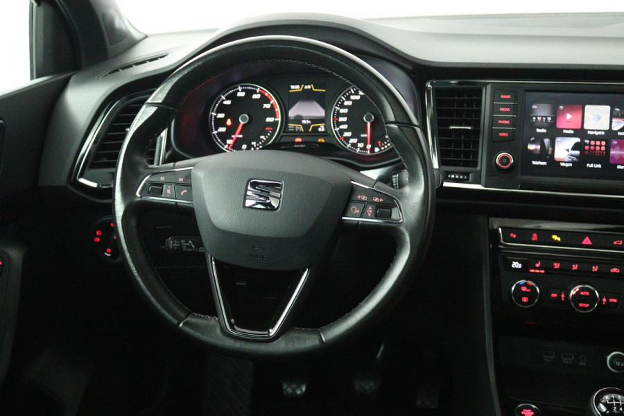 Seat Ateca 1.4 EcoTSI Style (PANORAMADAK, TREKHAAK, ACHTERUITRIJCAMERA, NAVIGATIE, STOELVERWARMING, CRUISE CONTROL)