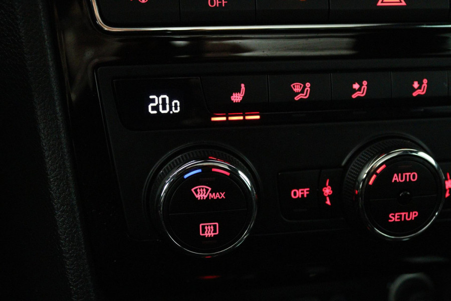 Seat Ateca 1.4 EcoTSI Style (PANORAMADAK, TREKHAAK, ACHTERUITRIJCAMERA, NAVIGATIE, STOELVERWARMING, CRUISE CONTROL)