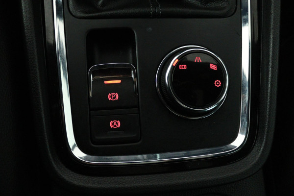 Seat Ateca 1.4 EcoTSI Style (PANORAMADAK, TREKHAAK, ACHTERUITRIJCAMERA, NAVIGATIE, STOELVERWARMING, CRUISE CONTROL)