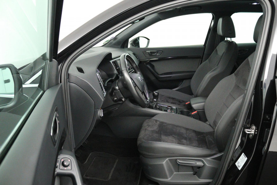Seat Ateca 1.4 EcoTSI Style (PANORAMADAK, TREKHAAK, ACHTERUITRIJCAMERA, NAVIGATIE, STOELVERWARMING, CRUISE CONTROL)