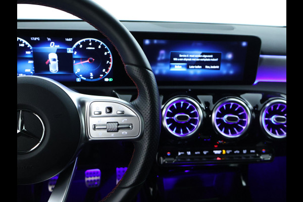 Mercedes-Benz A-Klasse 160 Business Solution AMG Panoramadak | 5 spaaks lichtmetalen velgen | Navigatie | Parking support met camera achter | elect bed. voorstoelen met memory | Inclusief 48 maanden Mercedes-Benz Certified garantie voor Europa.