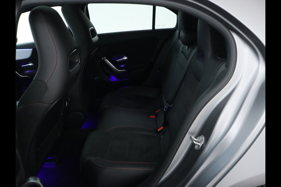 Mercedes-Benz A-Klasse 160 Business Solution AMG Panoramadak | 5 spaaks lichtmetalen velgen | Navigatie | Parking support met camera achter | elect bed. voorstoelen met memory | Inclusief 48 maanden Mercedes-Benz Certified garantie voor Europa.