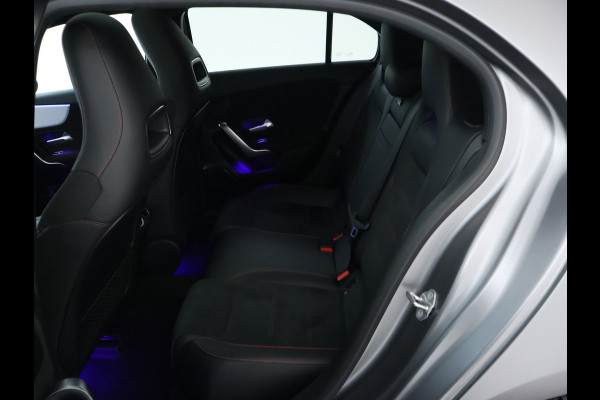 Mercedes-Benz A-Klasse 160 Business Solution AMG Panoramadak | 5 spaaks lichtmetalen velgen | Navigatie | Parking support met camera achter | elect bed. voorstoelen met memory | Inclusief 48 maanden Mercedes-Benz Certified garantie voor Europa.