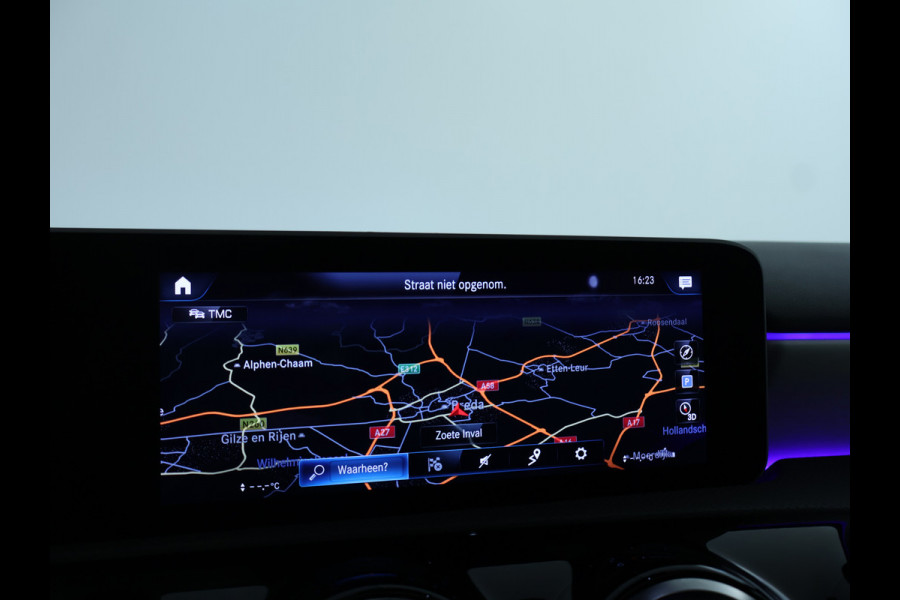 Mercedes-Benz A-Klasse 160 Business Solution AMG Panoramadak | 5 spaaks lichtmetalen velgen | Navigatie | Parking support met camera achter | elect bed. voorstoelen met memory | Inclusief 48 maanden Mercedes-Benz Certified garantie voor Europa.