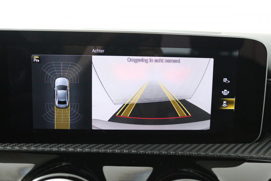 Mercedes-Benz A-Klasse 200 Business Solution (STOELVERWARMING, ACHTERUITRIJCAMERA, CRUISE CONTROL, NAVIGATIE, PARKEERSENSOREN)