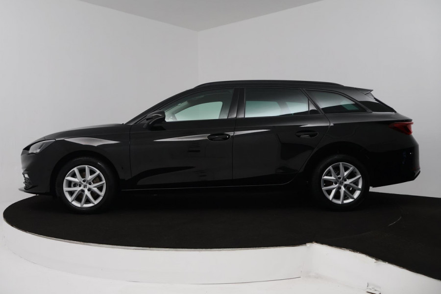 Seat Leon Sportstourer 1.0 TSI Style Business Intense (ACHTERUITRIJCAMERA, DIGITALE COCKPIT, PARKEERSENSOREN, CRUISE ADAPTIEF)