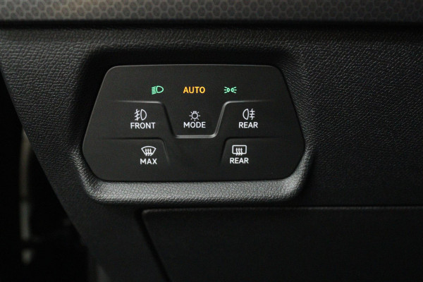 Seat Leon Sportstourer 1.0 TSI Style Business Intense (ACHTERUITRIJCAMERA, DIGITALE COCKPIT, PARKEERSENSOREN, CRUISE ADAPTIEF)
