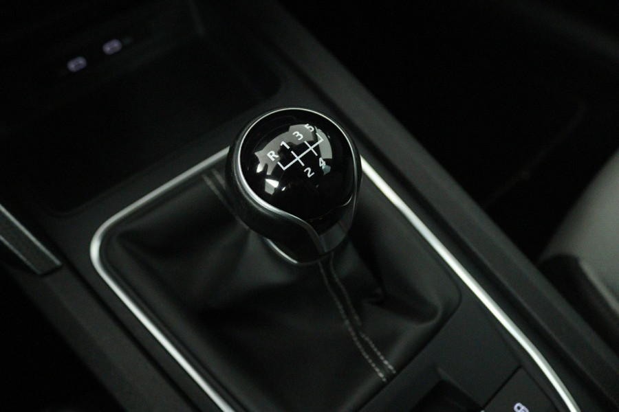 Seat Leon Sportstourer 1.0 TSI Style Business Intense (ACHTERUITRIJCAMERA, DIGITALE COCKPIT, PARKEERSENSOREN, CRUISE ADAPTIEF)