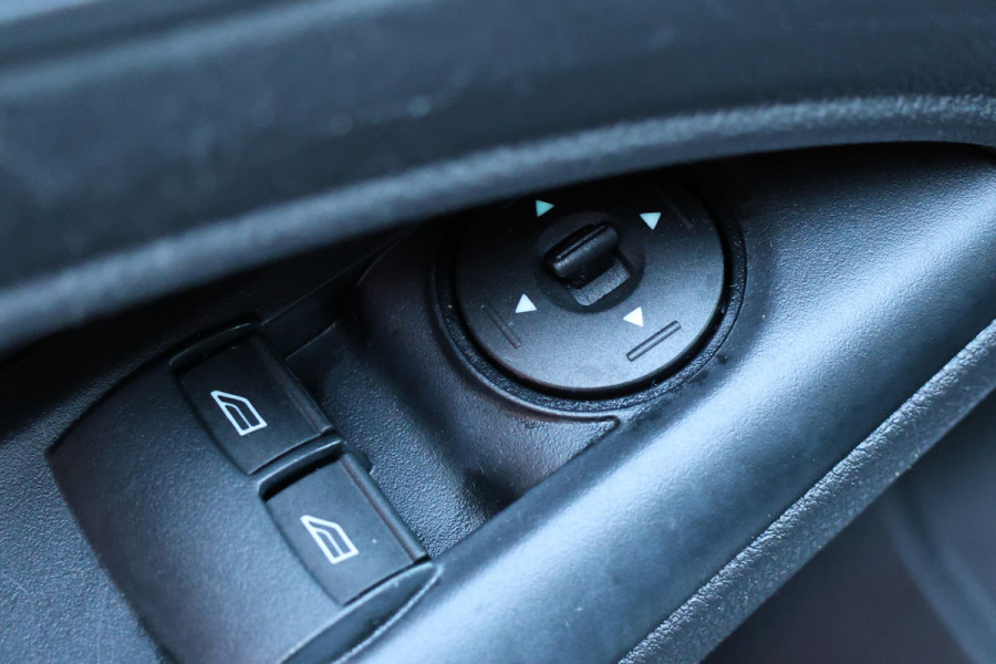 Ford Transit Connect 1.0 Ecoboost 100 PK | BTW / BPM Vrij | Marge | 3-Zitter | Airco | PDC | Bluetooth | Trekhaak | Schuifdeur | Inrichting | 6 Versnellingen | Nieuwe APK | Onderhoudsbeurt