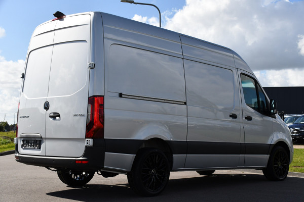 Mercedes-Benz Sprinter 317 1.9 CDI L2H2 RWD PB Edition Camera, Trekhaak, Cruise, Carplay, LED, 170PK, Automaat, Multimedia, Stoelverwarming, UNIEK!
