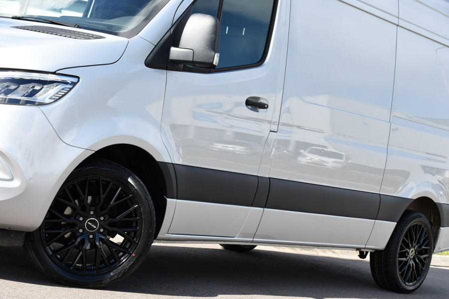 Mercedes-Benz Sprinter 317 1.9 CDI L2H2 RWD PB Edition Camera, Trekhaak, Cruise, Carplay, LED, 170PK, Automaat, Multimedia, Stoelverwarming, UNIEK!