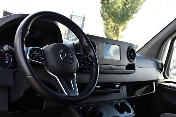 Mercedes-Benz Sprinter 317 1.9 CDI L2H2 RWD PB Edition Camera, Trekhaak, Cruise, Carplay, LED, 170PK, Automaat, Multimedia, Stoelverwarming, UNIEK!