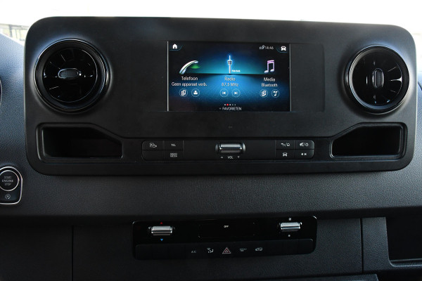 Mercedes-Benz Sprinter 317 1.9 CDI L2H2 RWD PB Edition Camera, Trekhaak, Cruise, Carplay, LED, 170PK, Automaat, Multimedia, Stoelverwarming, UNIEK!
