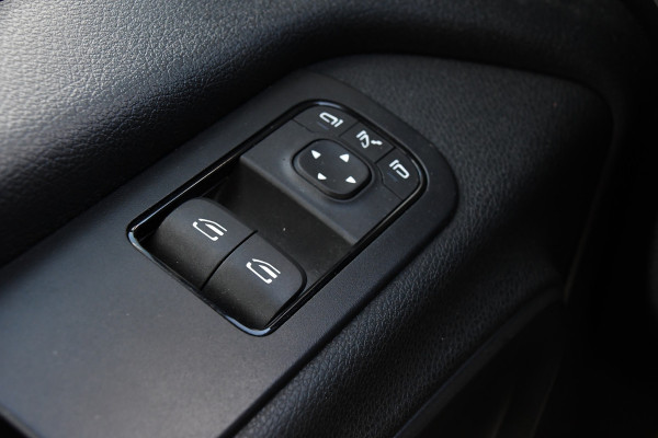 Mercedes-Benz Sprinter 317 1.9 CDI L2H2 RWD PB Edition Camera, Trekhaak, Cruise, Carplay, LED, 170PK, Automaat, Multimedia, Stoelverwarming, UNIEK!