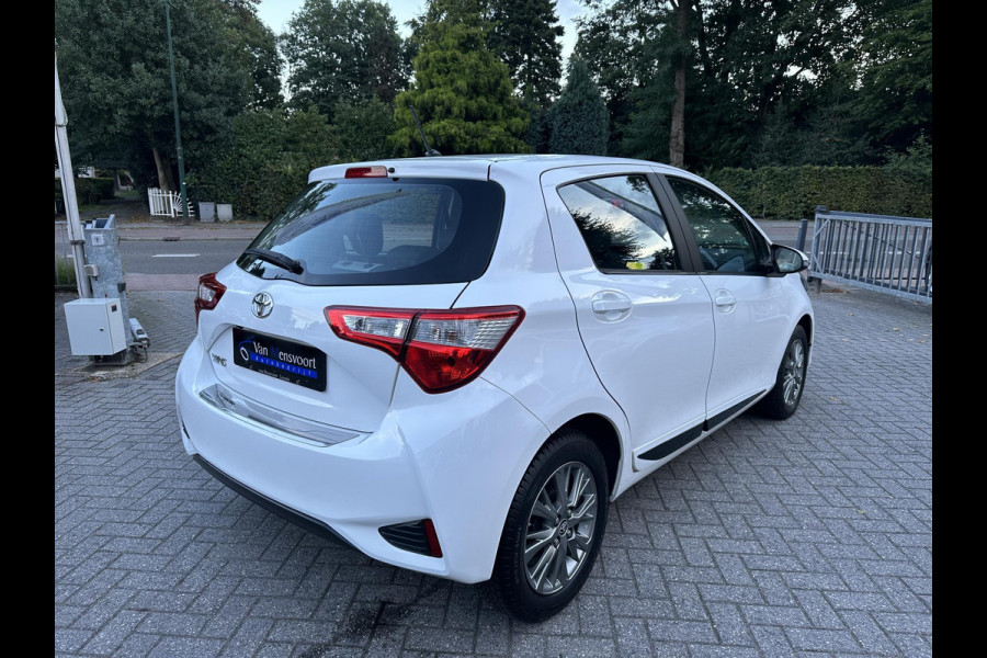 Toyota Yaris 1.5 VVT-i 112PK 5drs Aspiration 1eEig|79dKM|Standkachel|Navi|Camera Toyota Yaris 1.5 VVT-i 112PK 5drs Aspiration 1eEig|79dKM|Standkachel|Navi|Camera