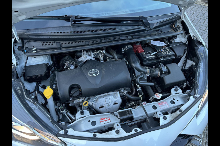 Toyota Yaris 1.5 VVT-i 112PK 5drs Aspiration 1eEig|79dKM|Standkachel|Navi|Camera Toyota Yaris 1.5 VVT-i 112PK 5drs Aspiration 1eEig|79dKM|Standkachel|Navi|Camera