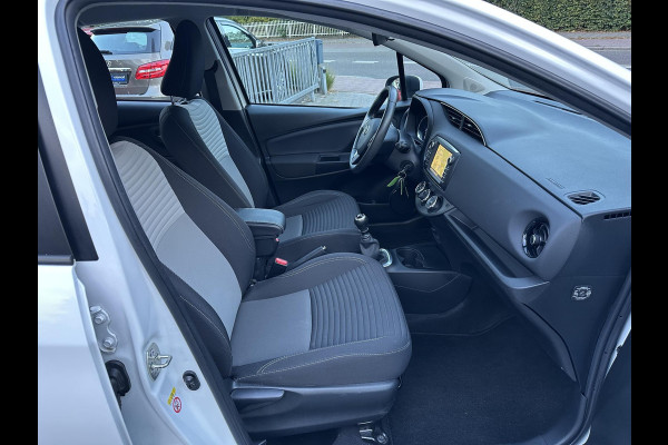 Toyota Yaris 1.5 VVT-i 112PK 5drs Aspiration 1eEig|79dKM|Standkachel|Navi|Camera Toyota Yaris 1.5 VVT-i 112PK 5drs Aspiration 1eEig|79dKM|Standkachel|Navi|Camera