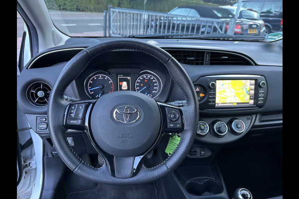 Toyota Yaris 1.5 VVT-i 112PK 5drs Aspiration 1eEig|79dKM|Standkachel|Navi|Camera Toyota Yaris 1.5 VVT-i 112PK 5drs Aspiration 1eEig|79dKM|Standkachel|Navi|Camera