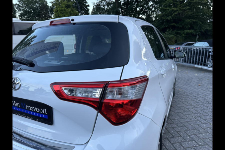 Toyota Yaris 1.5 VVT-i 112PK 5drs Aspiration 1eEig|79dKM|Standkachel|Navi|Camera Toyota Yaris 1.5 VVT-i 112PK 5drs Aspiration 1eEig|79dKM|Standkachel|Navi|Camera