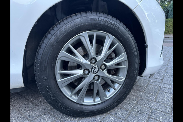 Toyota Yaris 1.5 VVT-i 112PK 5drs Aspiration 1eEig|79dKM|Standkachel|Navi|Camera Toyota Yaris 1.5 VVT-i 112PK 5drs Aspiration 1eEig|79dKM|Standkachel|Navi|Camera