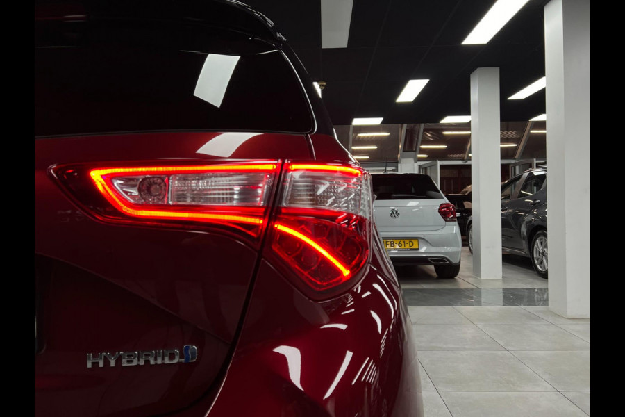 Toyota Yaris 1.5 Hybrid Bi-Tone | Lane | Camera | LED| Clima