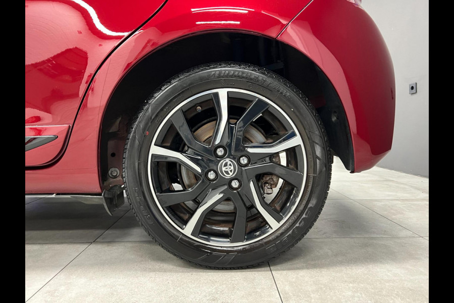 Toyota Yaris 1.5 Hybrid Bi-Tone | Lane | Camera | LED| Clima